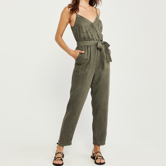 NWT Abercrombie jumpsuit - Picture 4 of 8